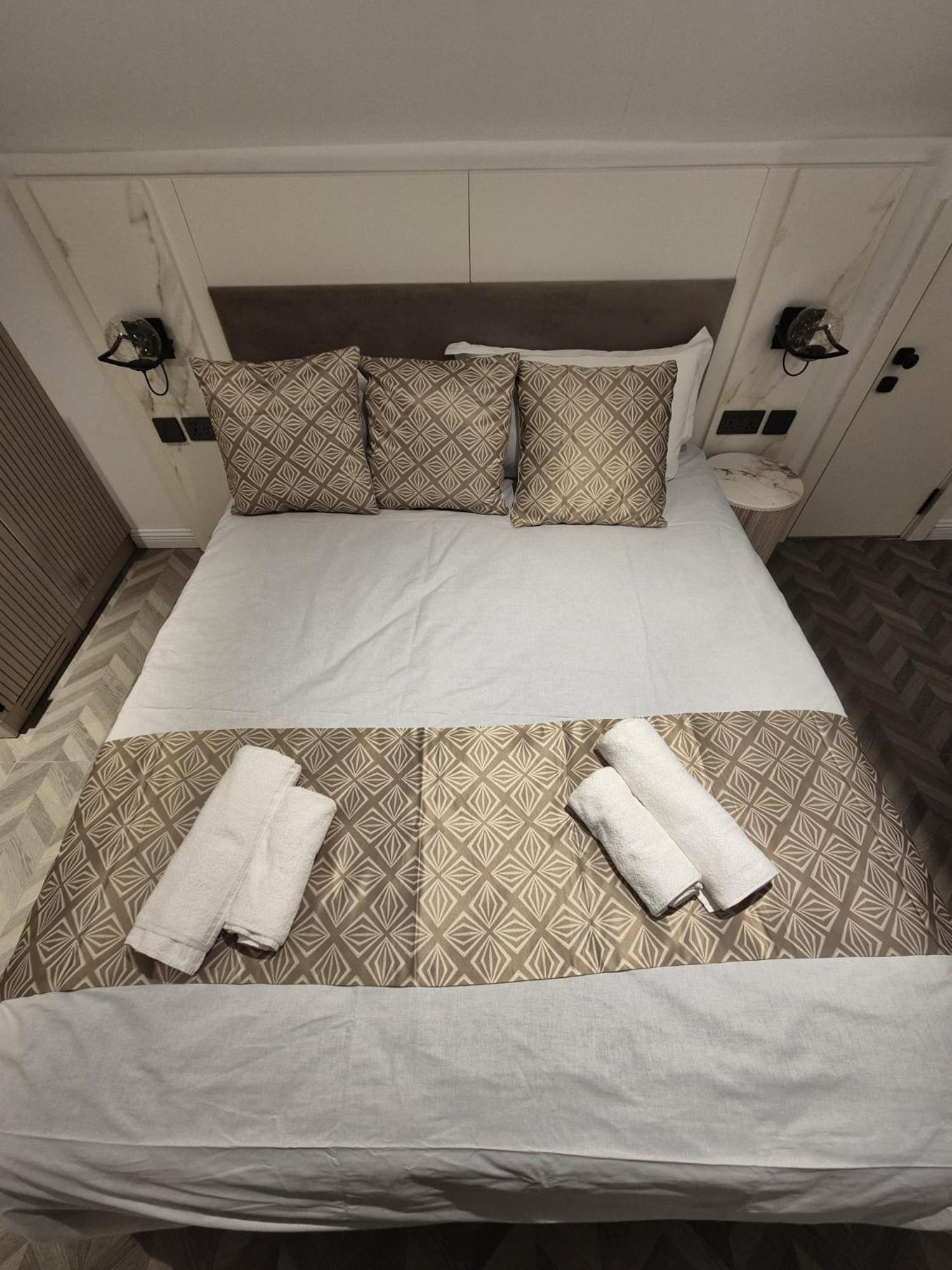 Rosemay Hotel Near London Heathrow Airport Hayes  Exterior foto